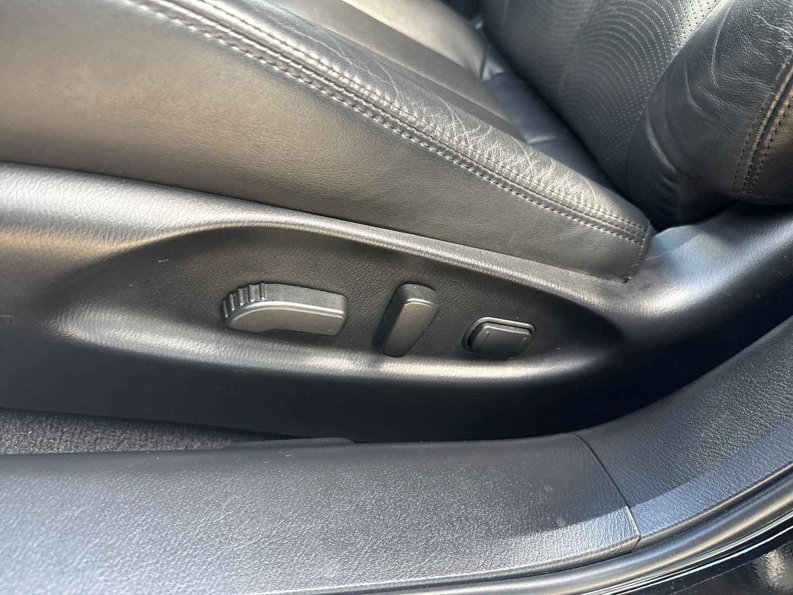 2017 INFINITI Q70L 3.7 RWD