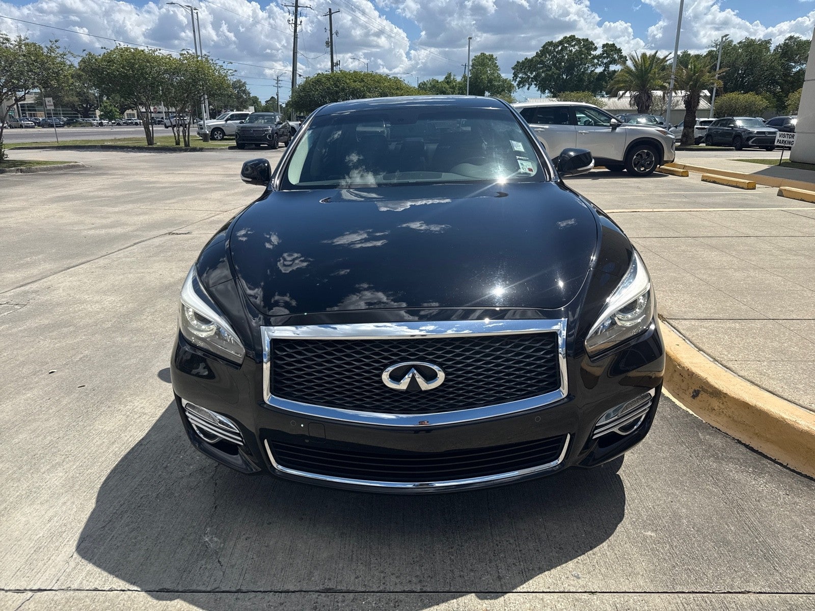 2017 INFINITI Q70L 3.7 RWD