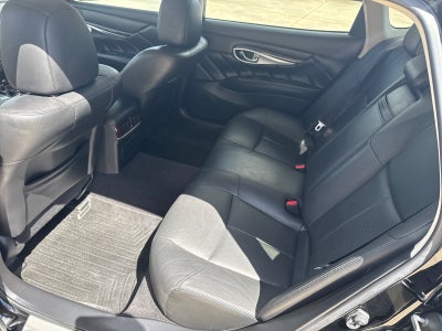 2017 INFINITI Q70L 3.7 RWD