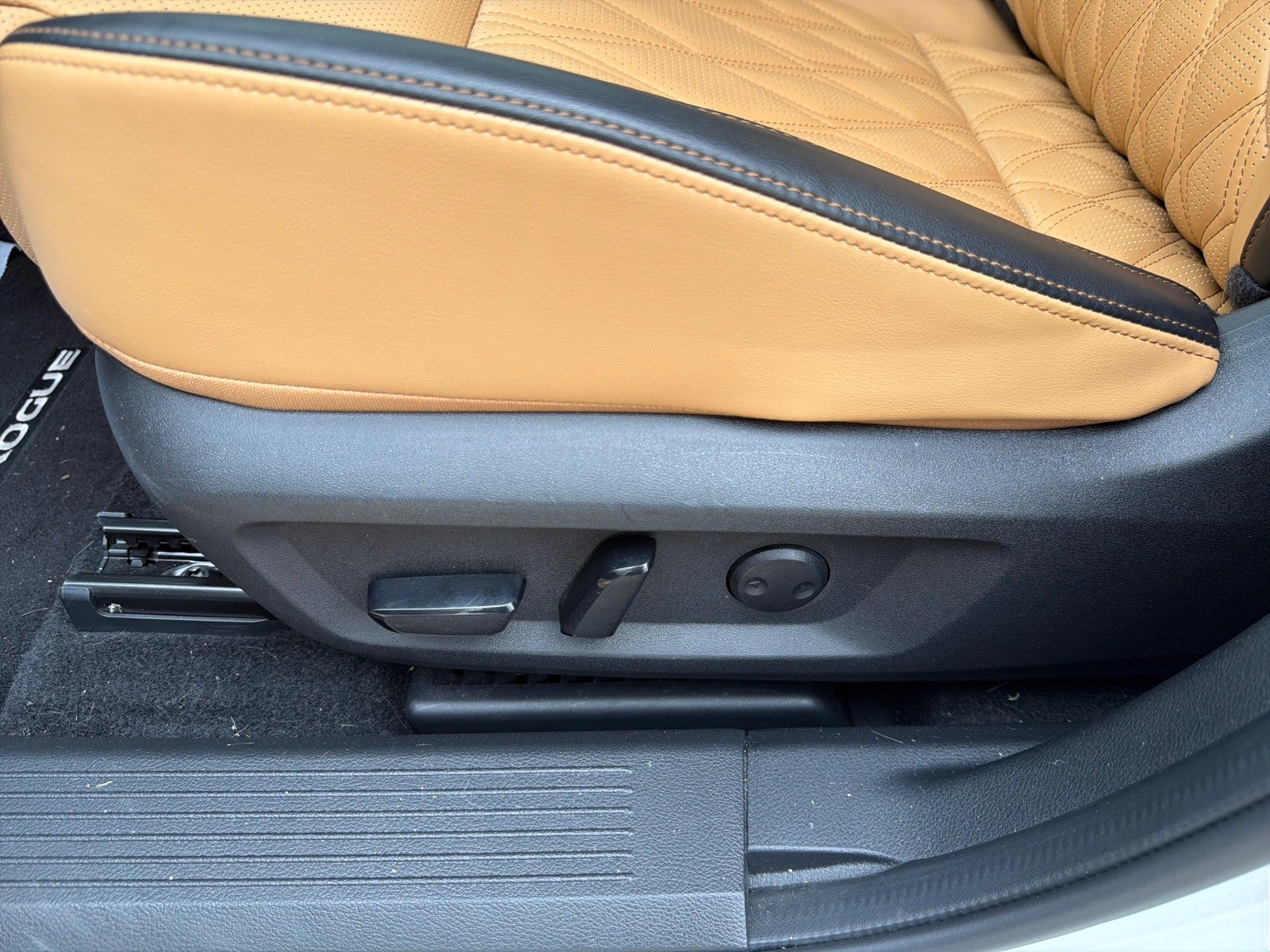 2023 Nissan Rogue FWD Platinum