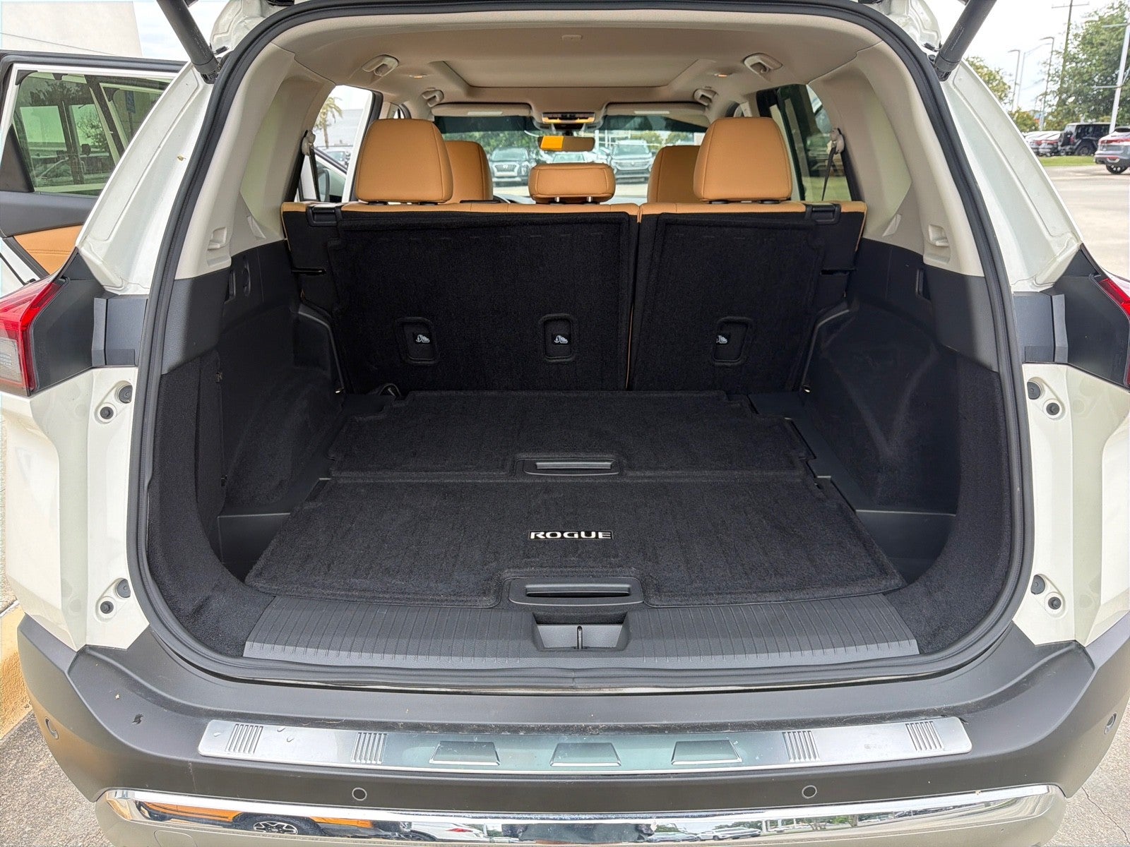 2023 Nissan Rogue FWD Platinum