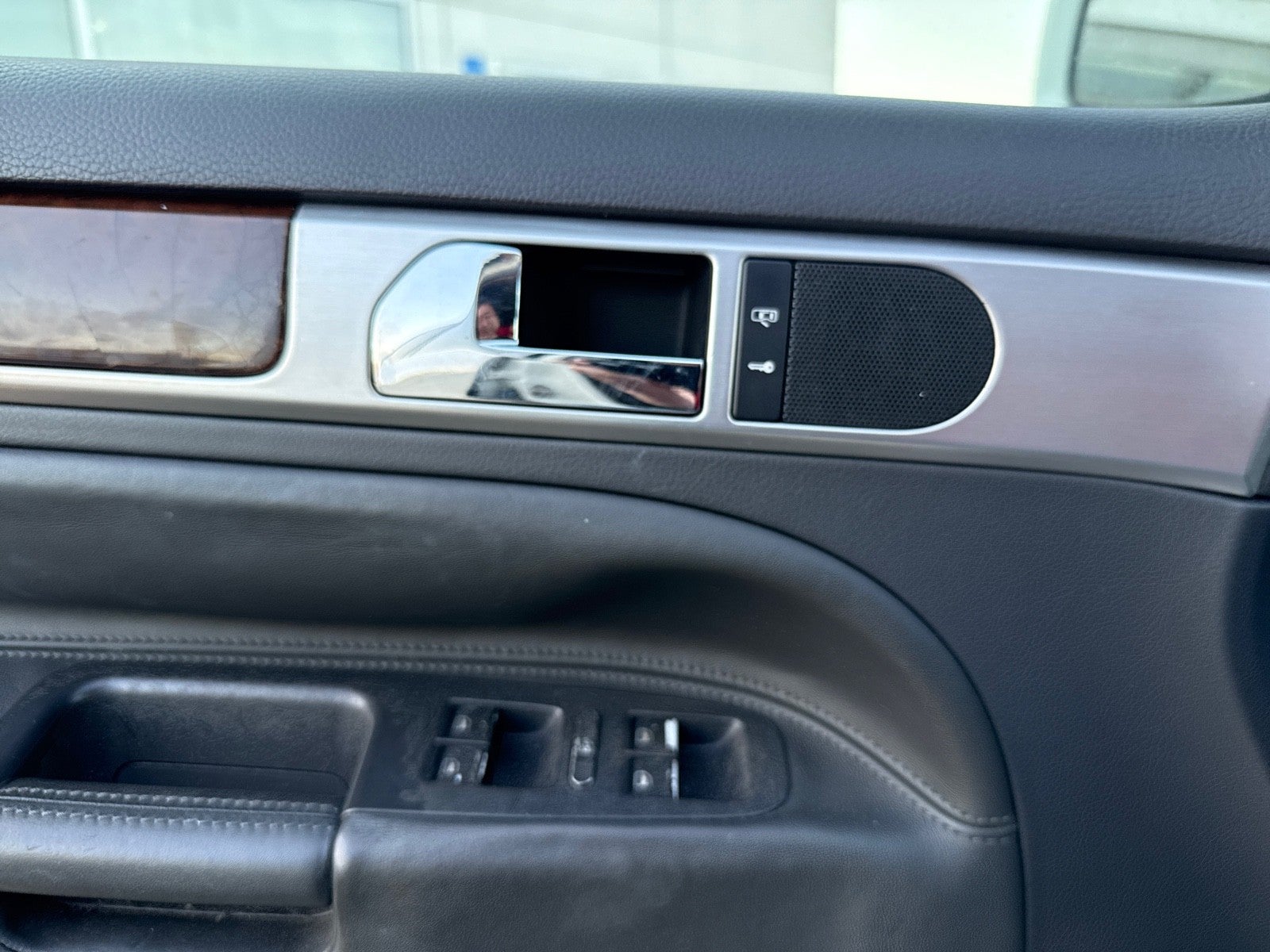 2004 Volkswagen Touareg Base