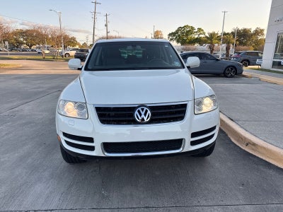 2004 Volkswagen Touareg Base