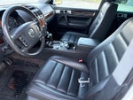 2004 Volkswagen Touareg Base