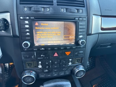 2004 Volkswagen Touareg Base