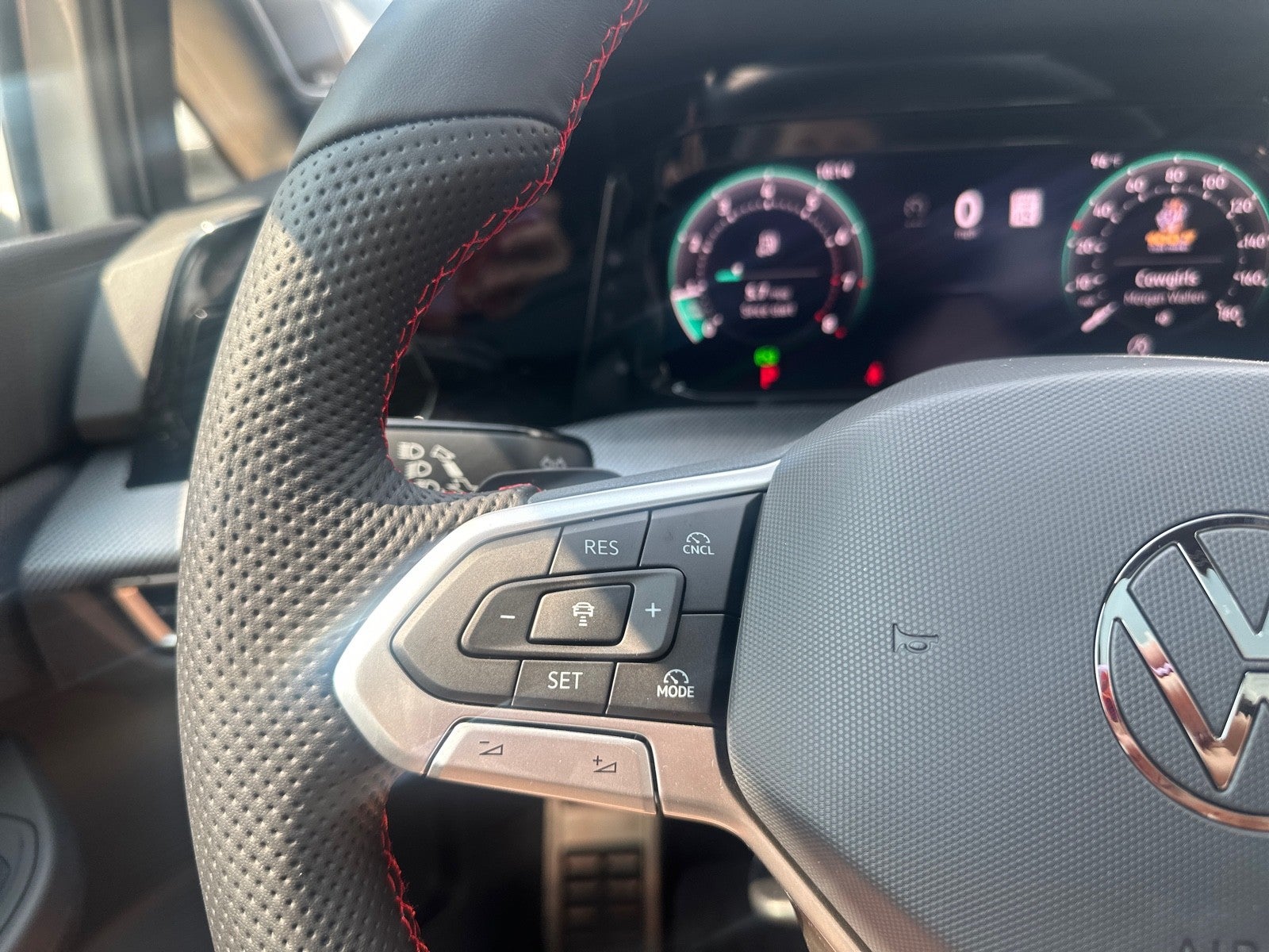 2025 Volkswagen Golf GTI 2.0T SE DSG