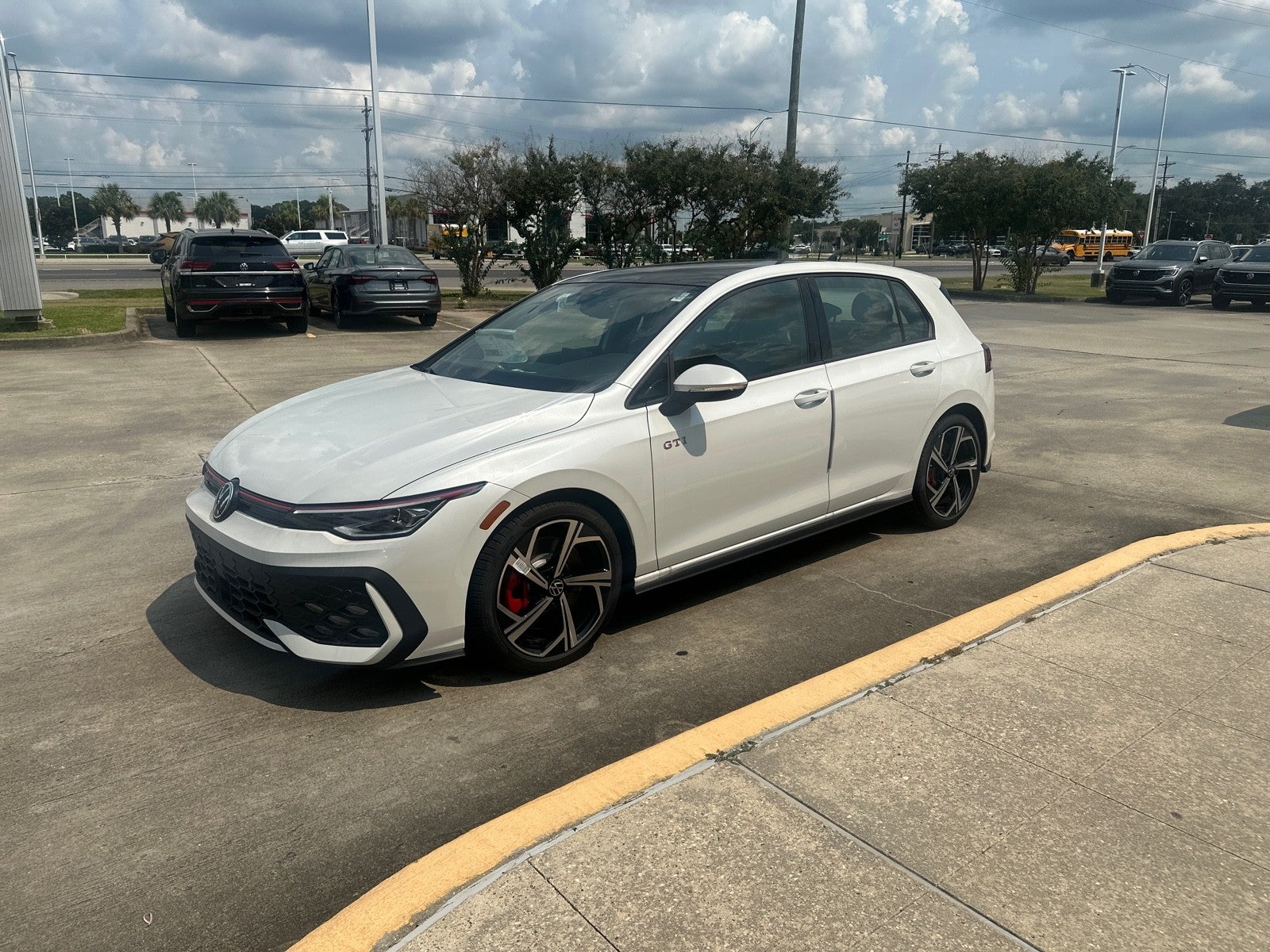 2025 Volkswagen Golf GTI 2.0T SE DSG